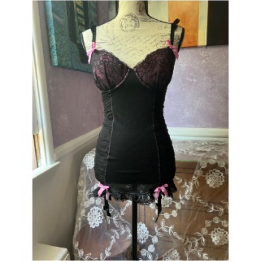 Victoria's Secret Sexy Little Things 34D Black and Pink Chemise with Lace